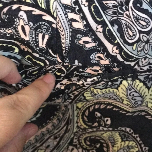 - Banana Republic paisley shorts in blue size 12 - Picture 8 of 9